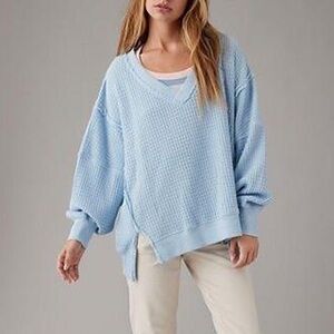 American Eagle Outfitters Light Blue Textured‎ V-Neck Sweater Boho size small
